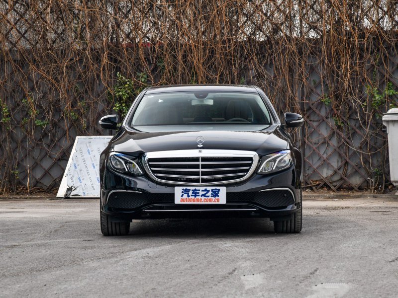 成都租車公司告訴您高速行車救命準(zhǔn)則