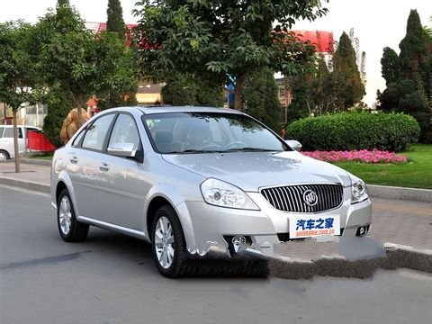 成都租車公司提醒自駕車內(nèi)必備的六樣?xùn)|西再上路