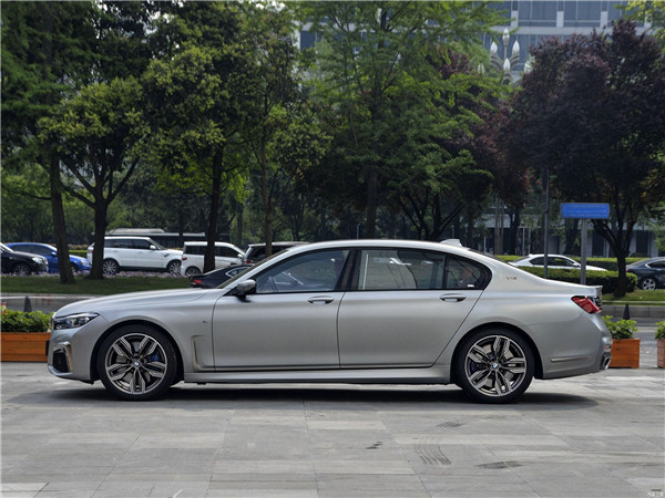 在成都租車之后駕車外出需要注意哪些問題？